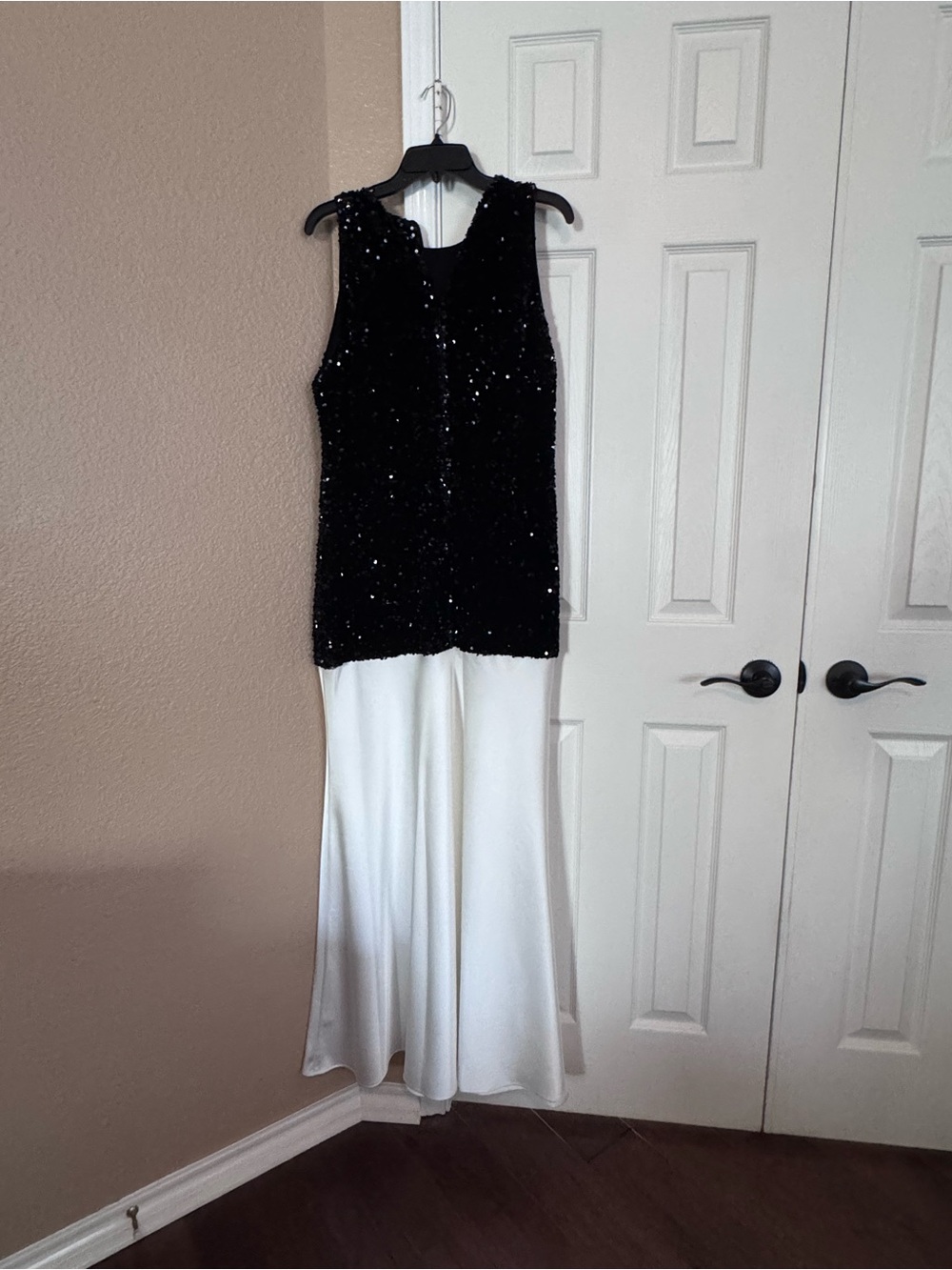 Alex Marie NWT Size 16 Black Sequin Bodice White Evening Dress
